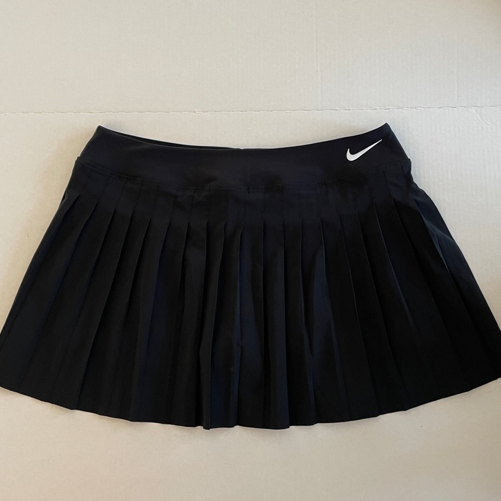 Nike DriFit Skort XL - Picture 1 of 3